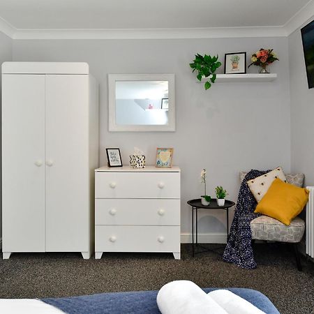 Free Parking - Heart Of The City - Superb Townhouse & Garden - Peaceful Area But Only 5Min Walk To Beach, Shops, Bars, Arena, Marina, Parks Swansea Extérieur photo