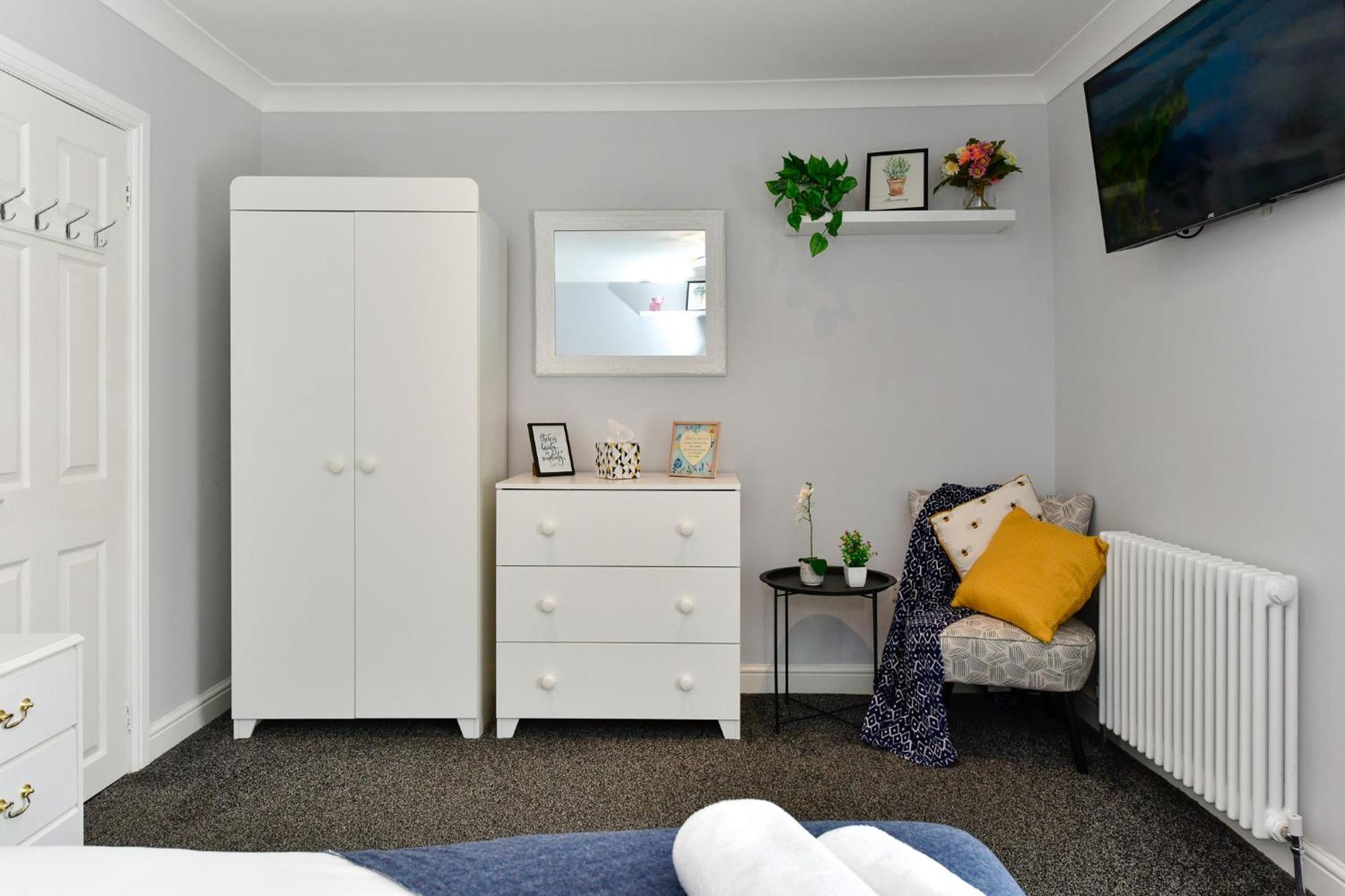 Free Parking - Heart Of The City - Superb Townhouse & Garden - Peaceful Area But Only 5Min Walk To Beach, Shops, Bars, Arena, Marina, Parks Swansea Extérieur photo