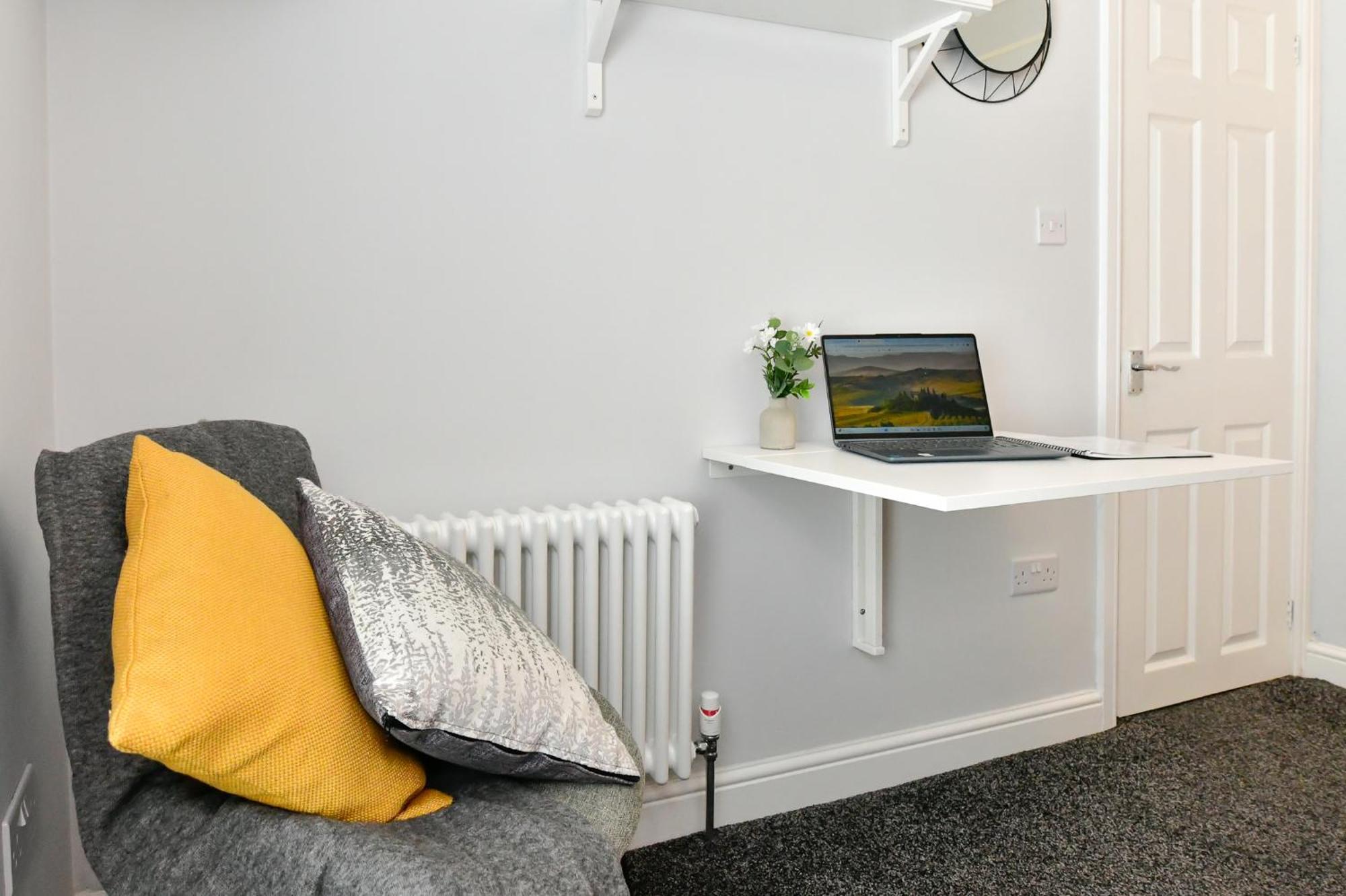 Free Parking - Heart Of The City - Superb Townhouse & Garden - Peaceful Area But Only 5Min Walk To Beach, Shops, Bars, Arena, Marina, Parks Swansea Extérieur photo