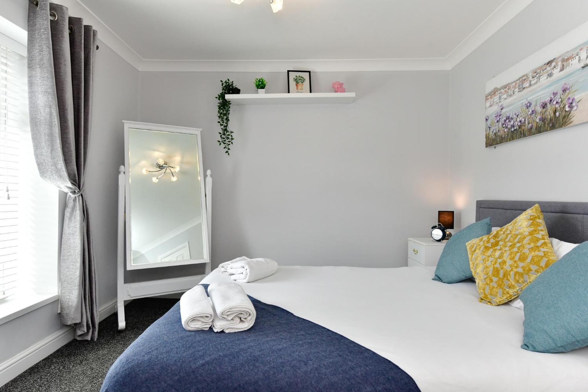 Free Parking - Heart Of The City - Superb Townhouse & Garden - Peaceful Area But Only 5Min Walk To Beach, Shops, Bars, Arena, Marina, Parks Swansea Extérieur photo