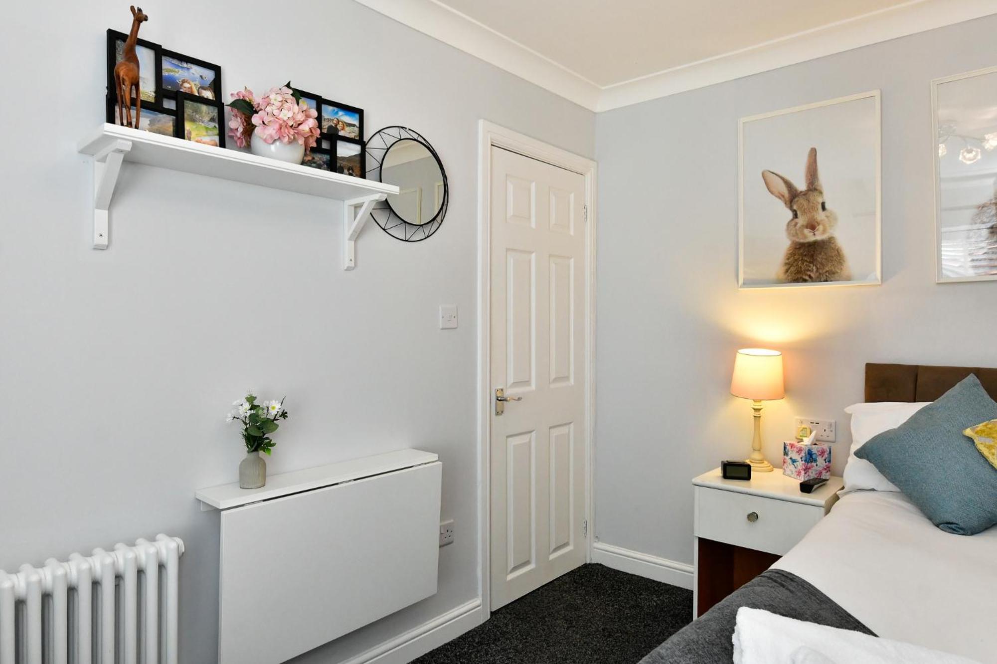 Free Parking - Heart Of The City - Superb Townhouse & Garden - Peaceful Area But Only 5Min Walk To Beach, Shops, Bars, Arena, Marina, Parks Swansea Extérieur photo